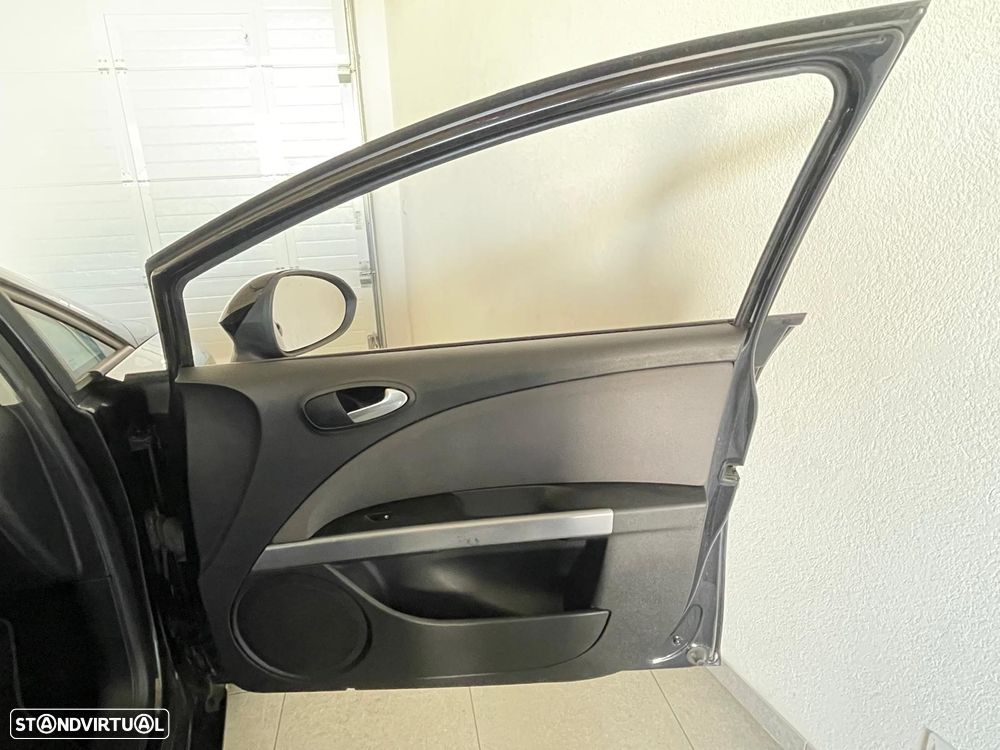 SEAT Leon 1.6 TDI ECOMOTIVE Style - 16