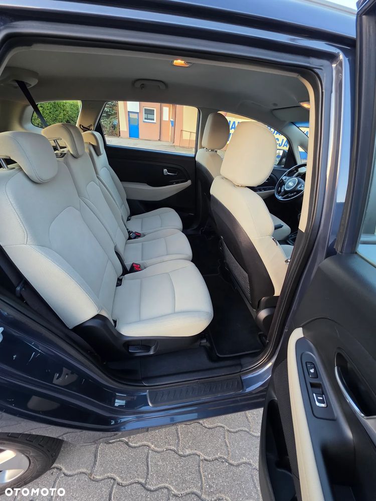Kia Carens - 18