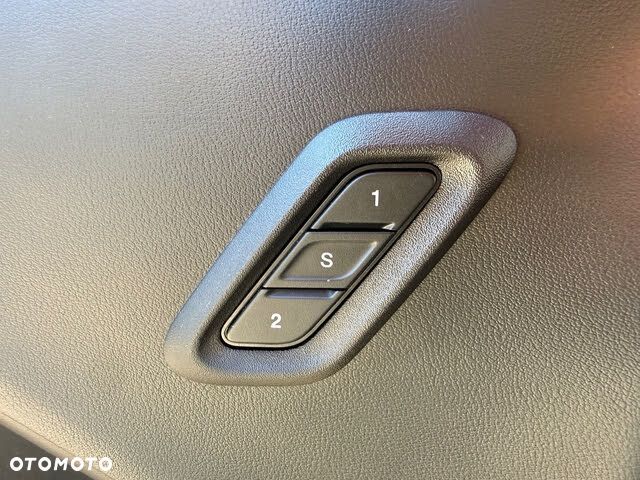 Dodge Challenger - 11