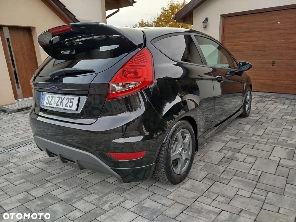 Ford Fiesta 2010 photo 3