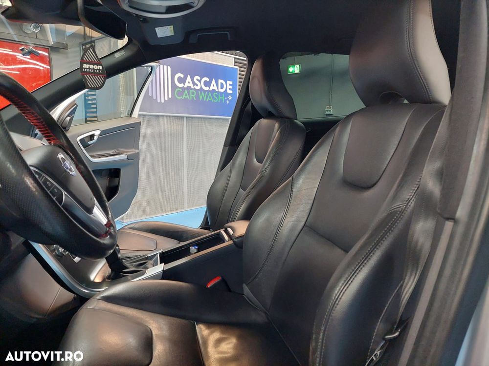 Volvo XC 60 T5 Geartronic Momentum - 16