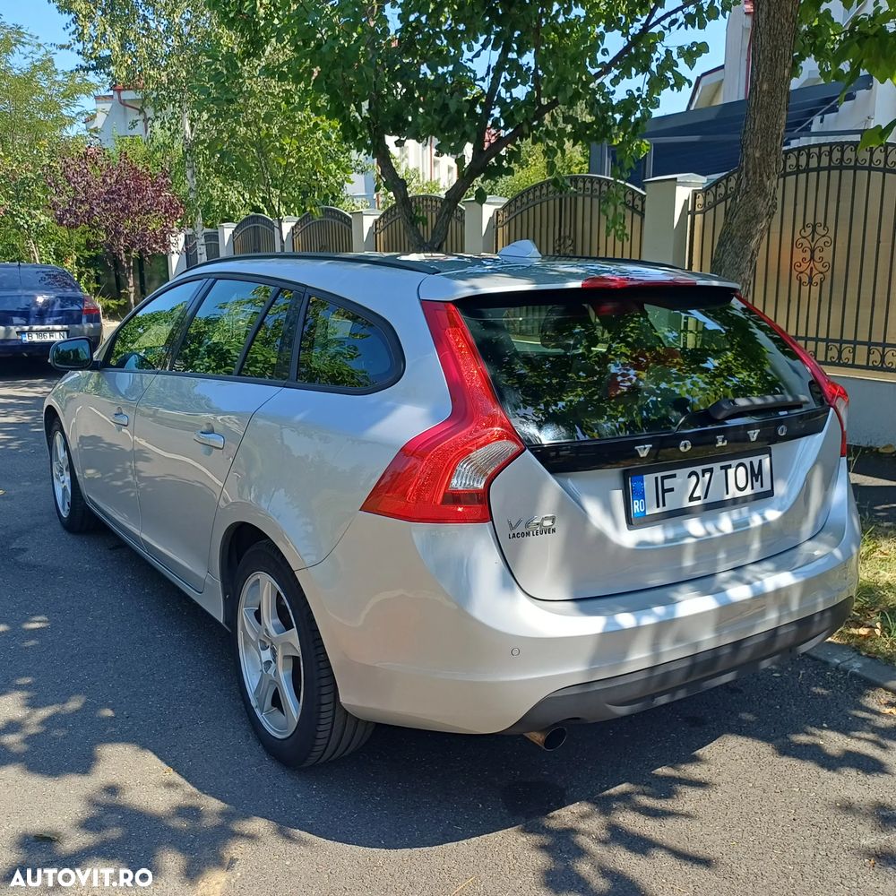 Volvo V60 DRIVe Start-Stop Momentum - 4