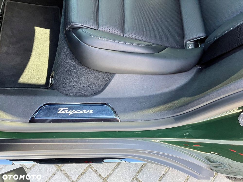 Porsche Taycan - 25