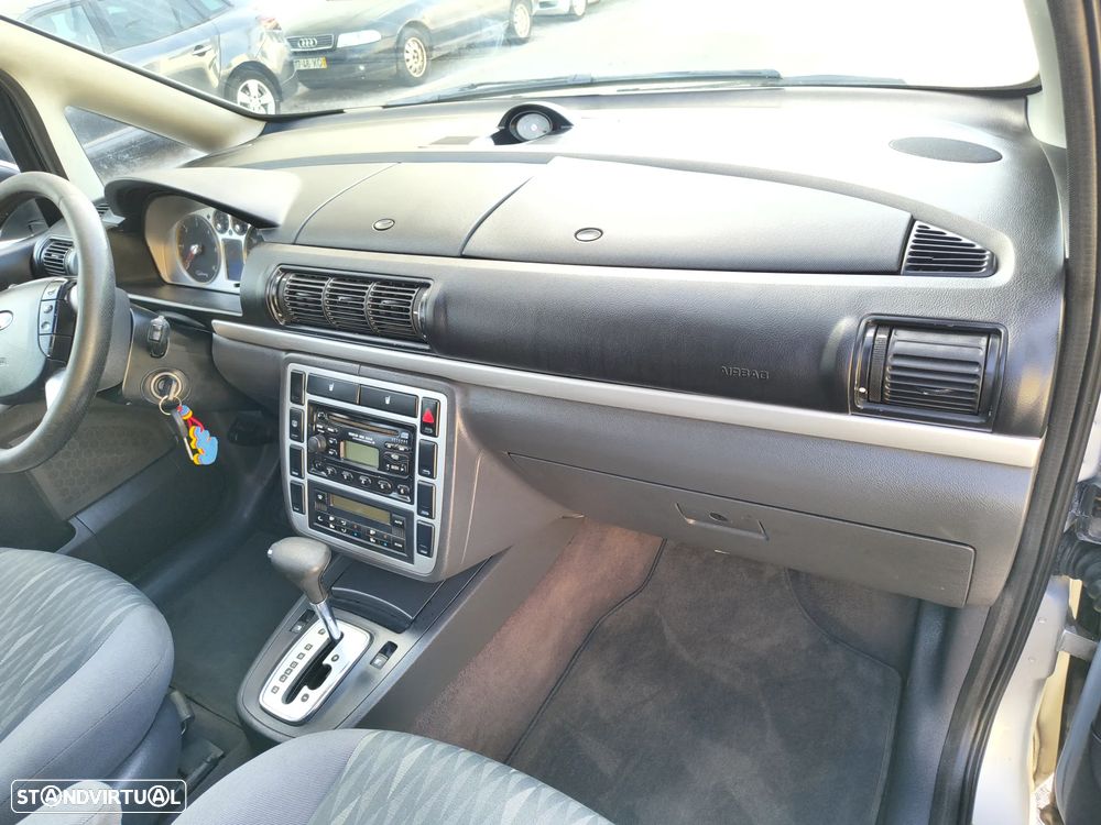 Ford Galaxy 1.9 TDi GLX SelectShift - 19