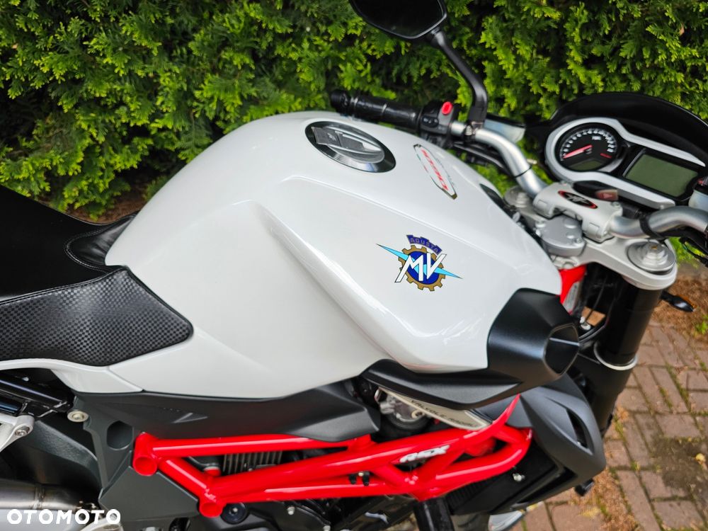 MV AGUSTA Brutale - 10