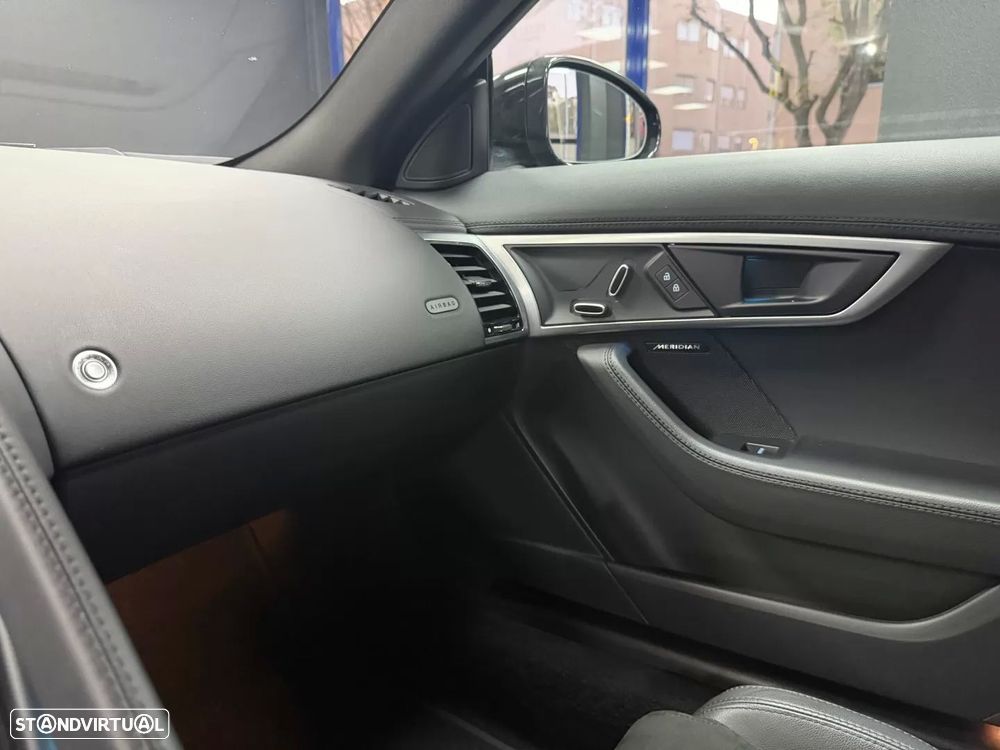 Jaguar F-Type 2.0 i4 R-Dynamic Black - 38