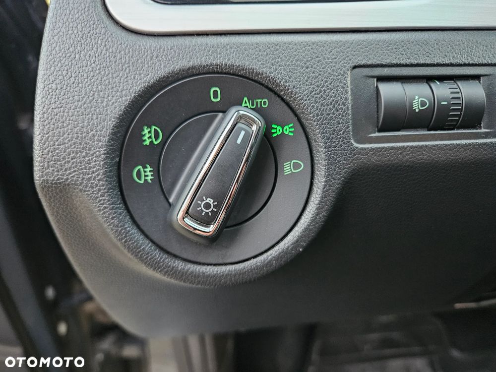 Skoda RAPID 1.0 TSI Ambition - 31