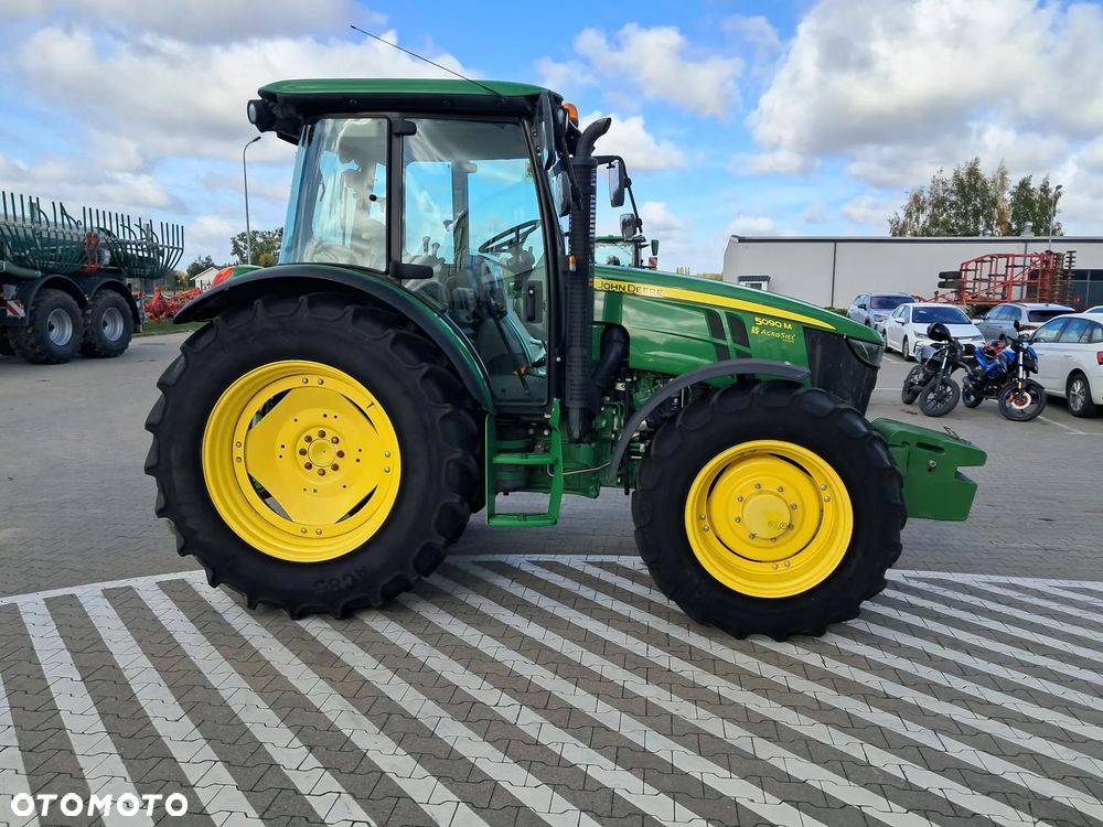 John Deere 5090M - 4