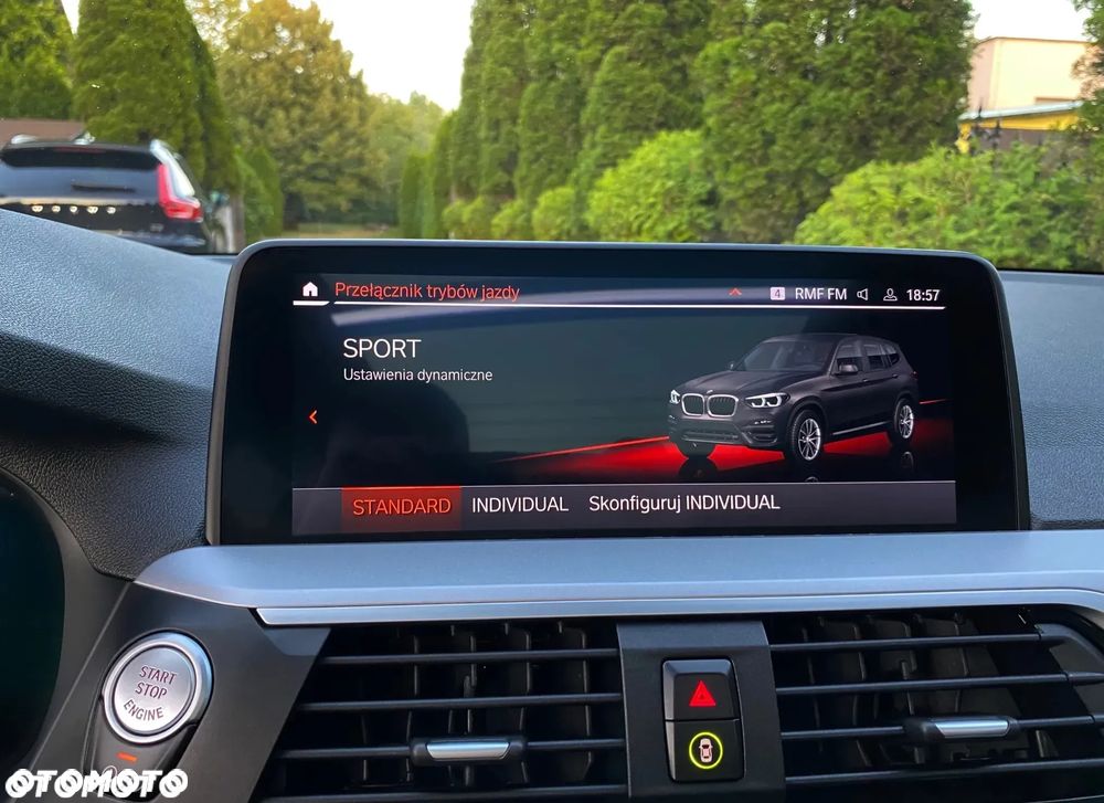 BMW X3 sDrive18d Luxury Line - 14