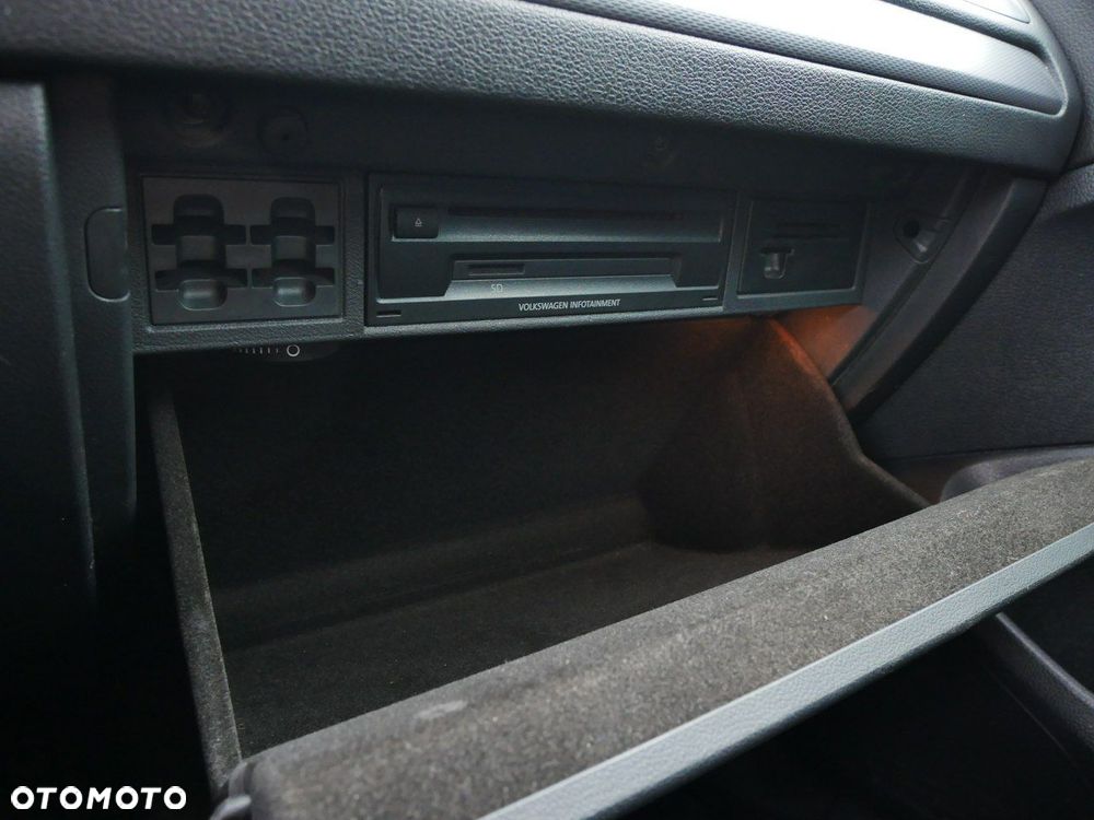 Volkswagen Golf 1.2 TSI BlueMotion Technology Comfortline - 28