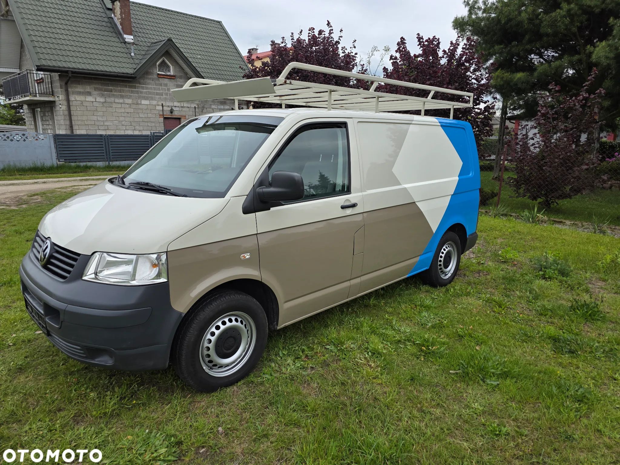 Volkswagen Transporter - 1