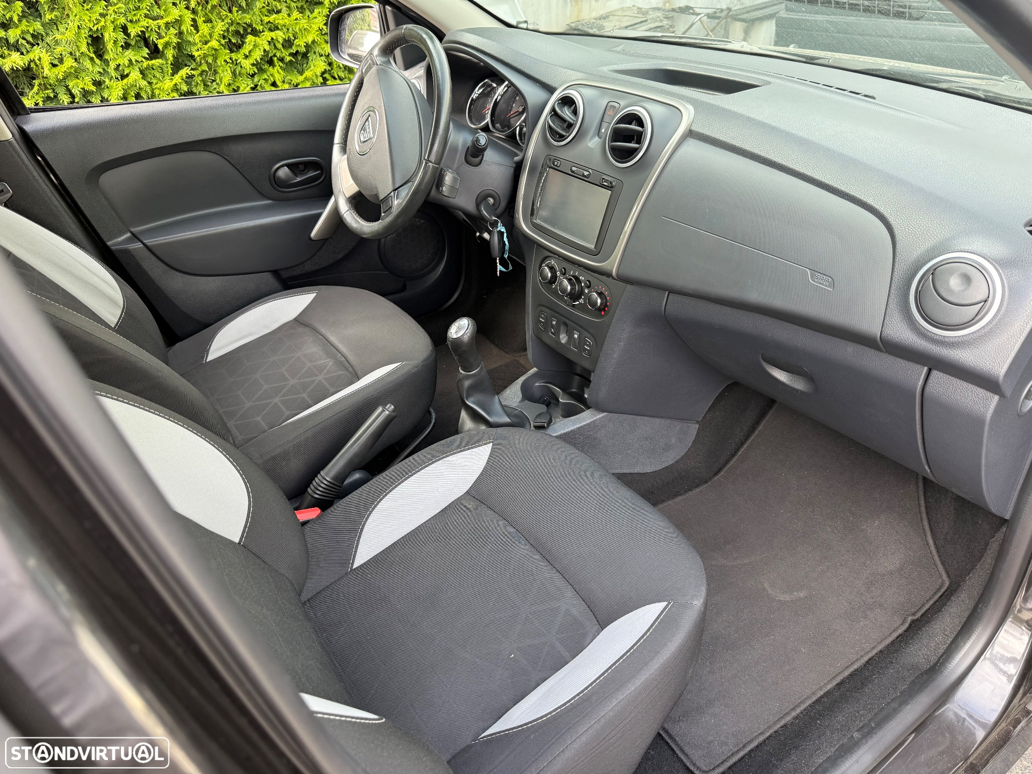 Dacia Sandero 1.5 dCi Stepway - 11