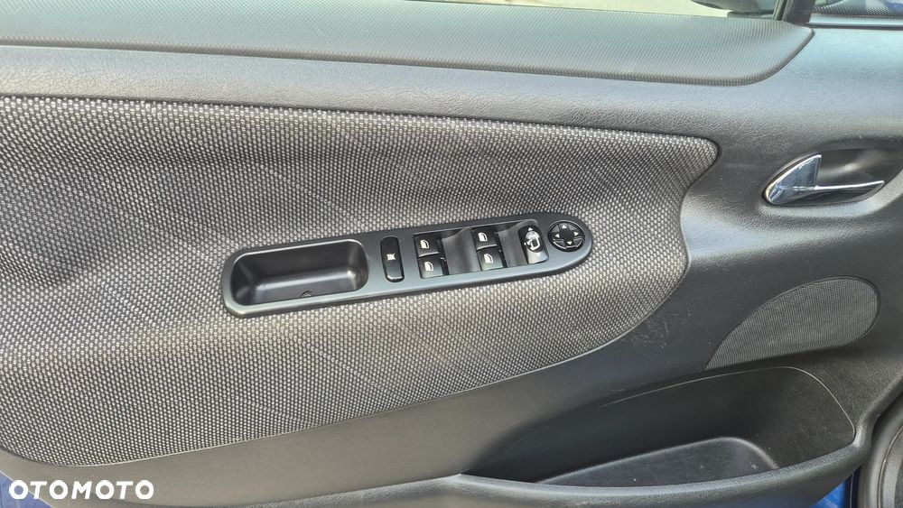 Peugeot 207 - 8