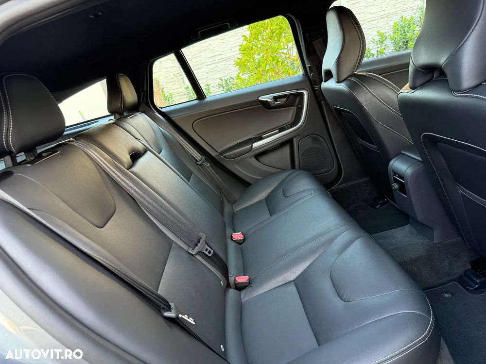 Volvo V60 D2 DRIVe Momentum - 18