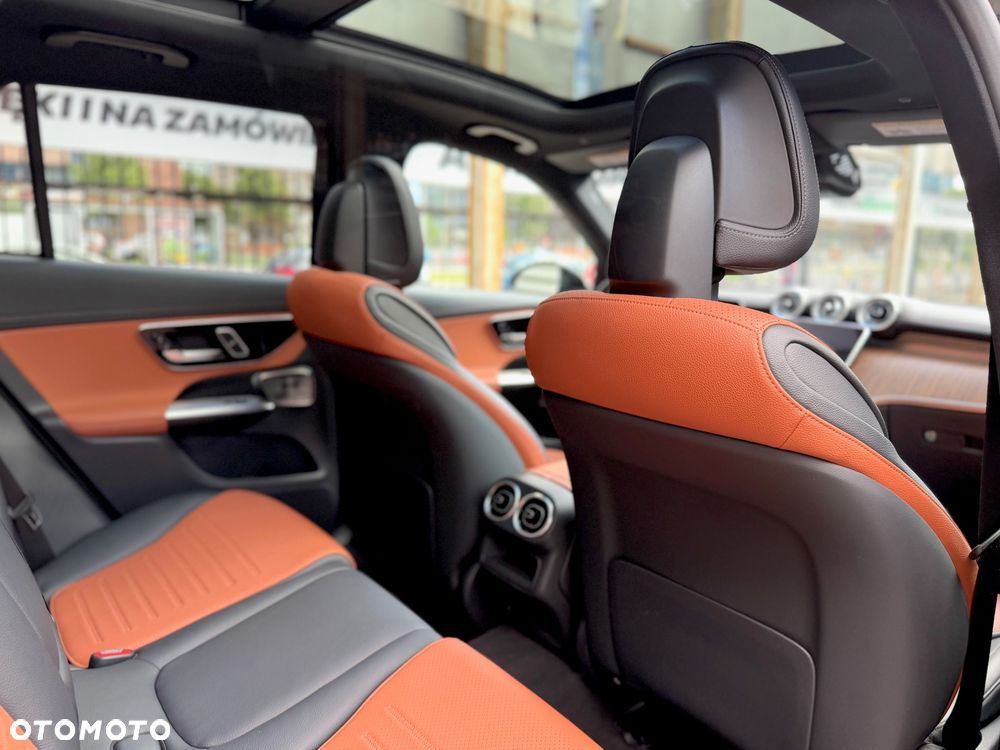 Mercedes-Benz GLC 300 4Matic 9G-TRONIC AMG Line Advanced - 22