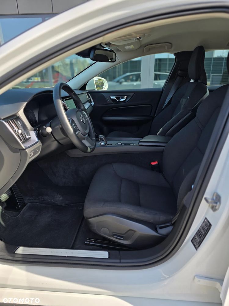 Volvo V60 B3 B Momentum Pro - 25