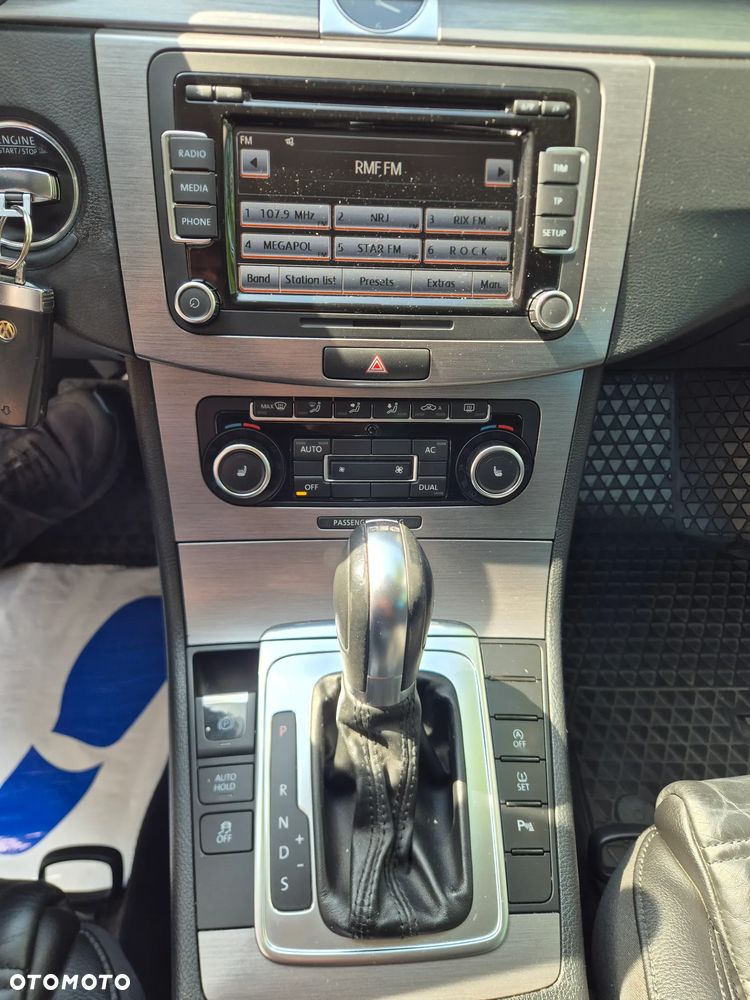 Volkswagen Passat 2.0 TDI DPF DSG Highline - 9