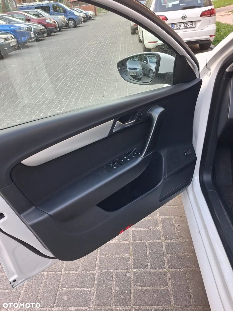Volkswagen Passat 2.0 TDI Comfortline - 9