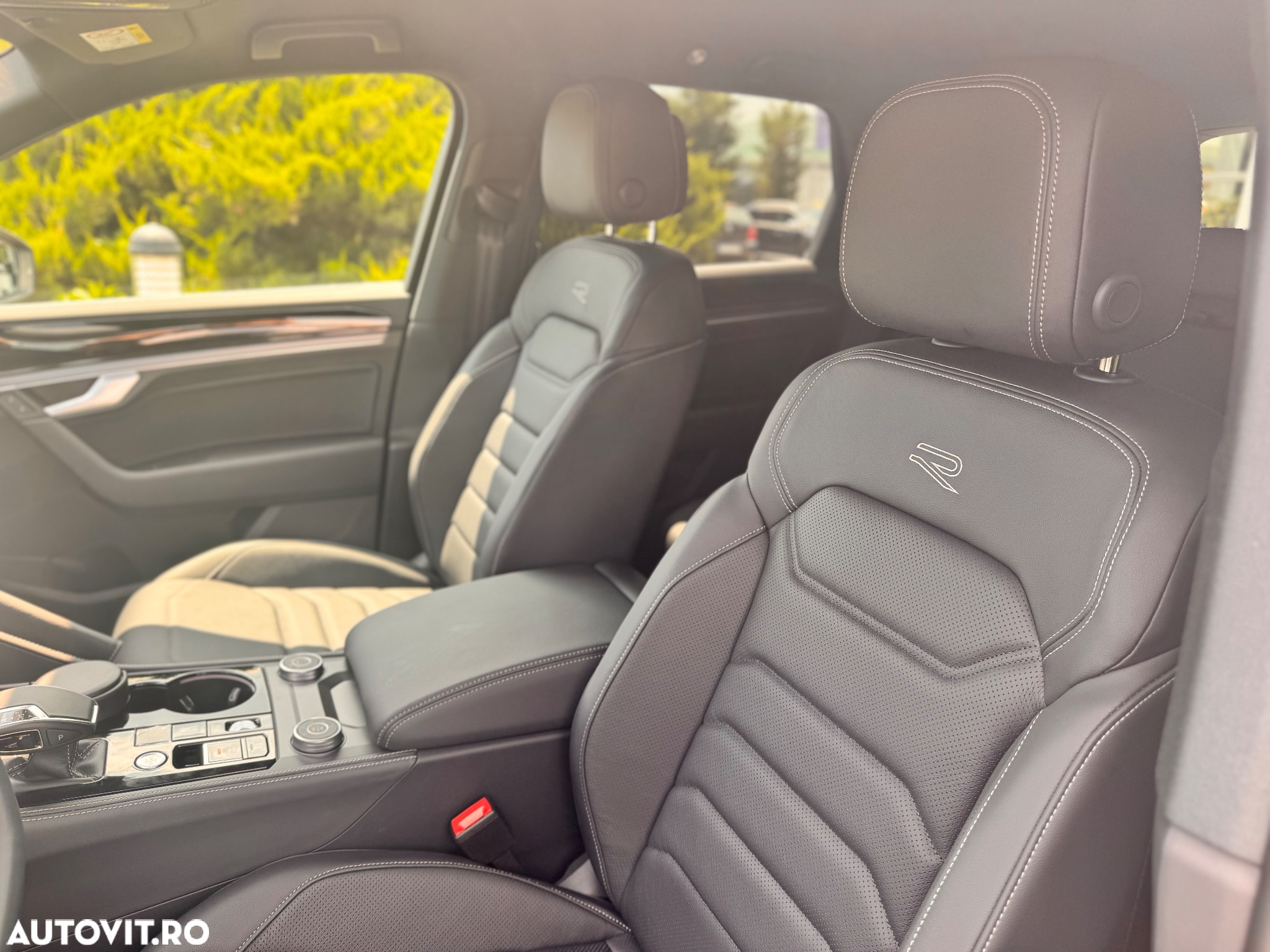 Volkswagen Touareg V6 TDI 4MOTION R-Line - 14