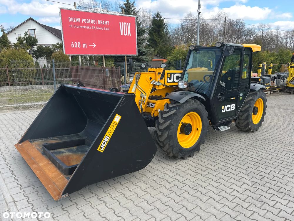 JCB 527-58 Agri - 3
