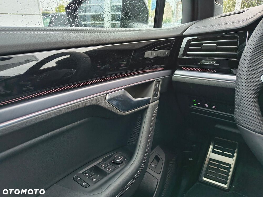 Volkswagen Touareg - 18