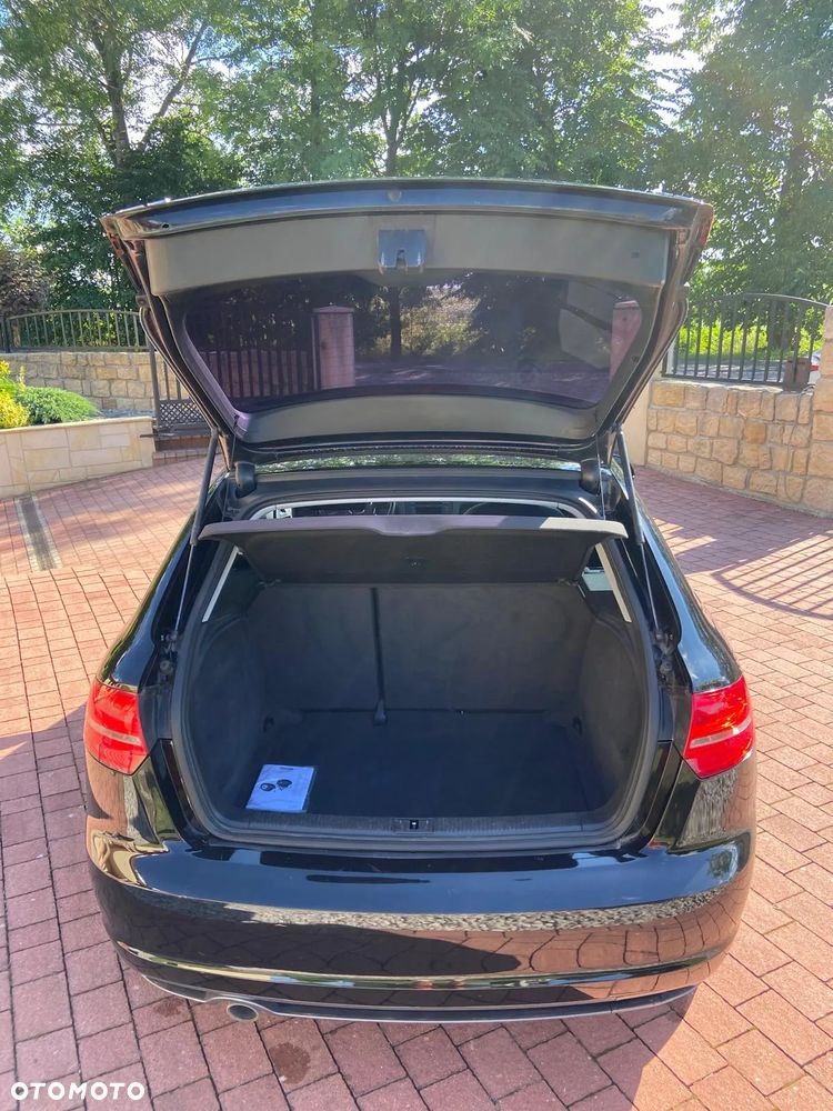 Audi A3 Sportback 1.6 TDI DPF Ambiente - 14