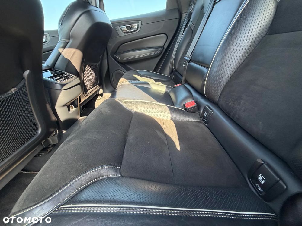 Volvo XC 60 D4 AWD R-Design - 10