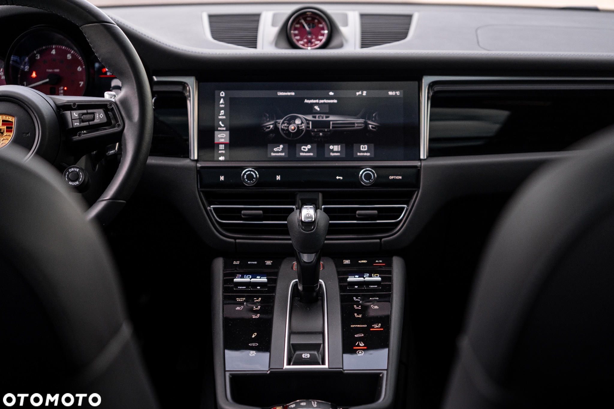 Porsche Macan S - 30