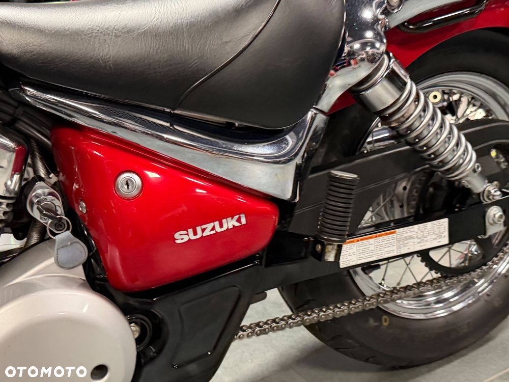 Suzuki Intruder - 37