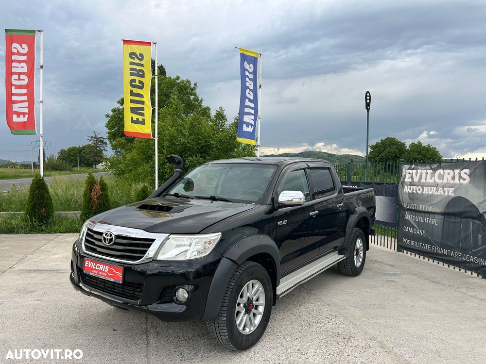 Toyota Hilux - 36