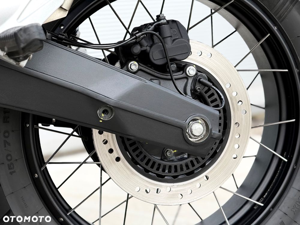 Moto Guzzi V85 - 20