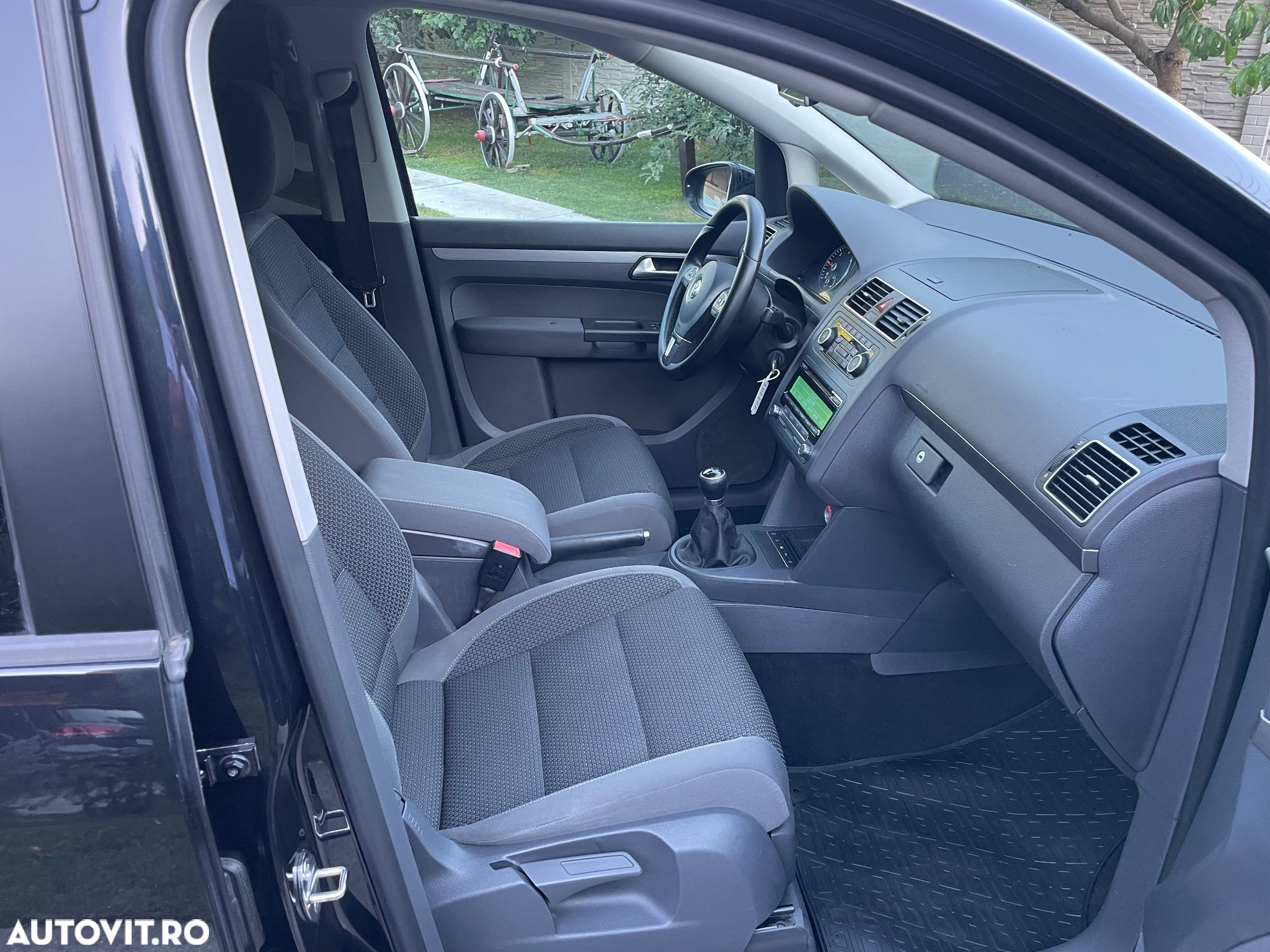 Volkswagen Touran - 17