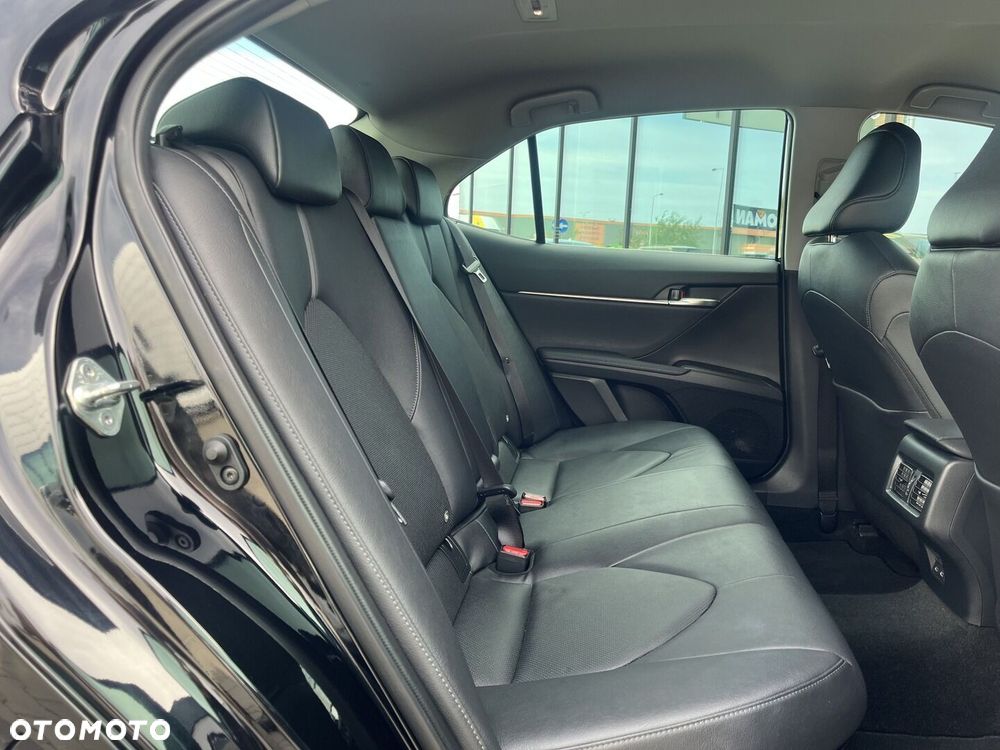 Toyota Camry 2.5 Hybrid Comfort CVT - 12