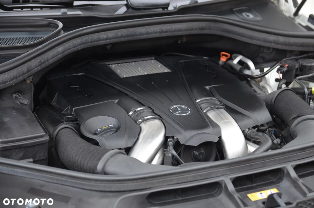 Mercedes-Benz GL 500 4Matic (BlueEFFICIENCY) 7G-TRONIC - 35