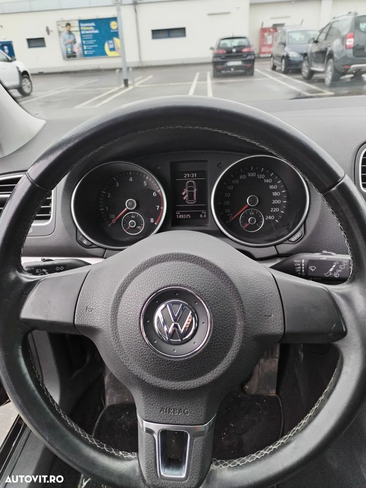 Volkswagen Golf - 22