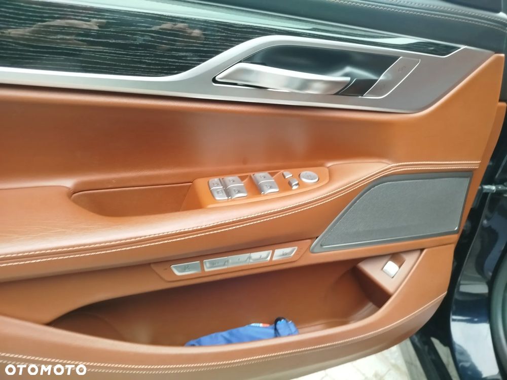 BMW Seria 7 - 25