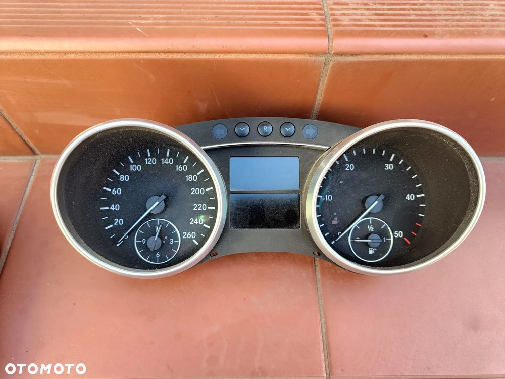 MERCEDES W164 ML 3.0 V6 CDI LICZNIK ZEGARY EU A1645404147