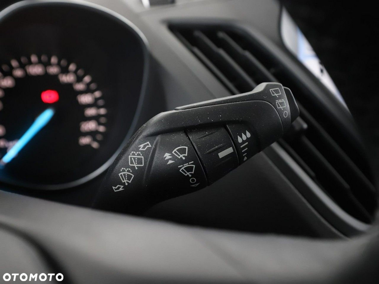 Ford Kuga 1.5 EcoBoost 2x4 Cool & Connect - 28