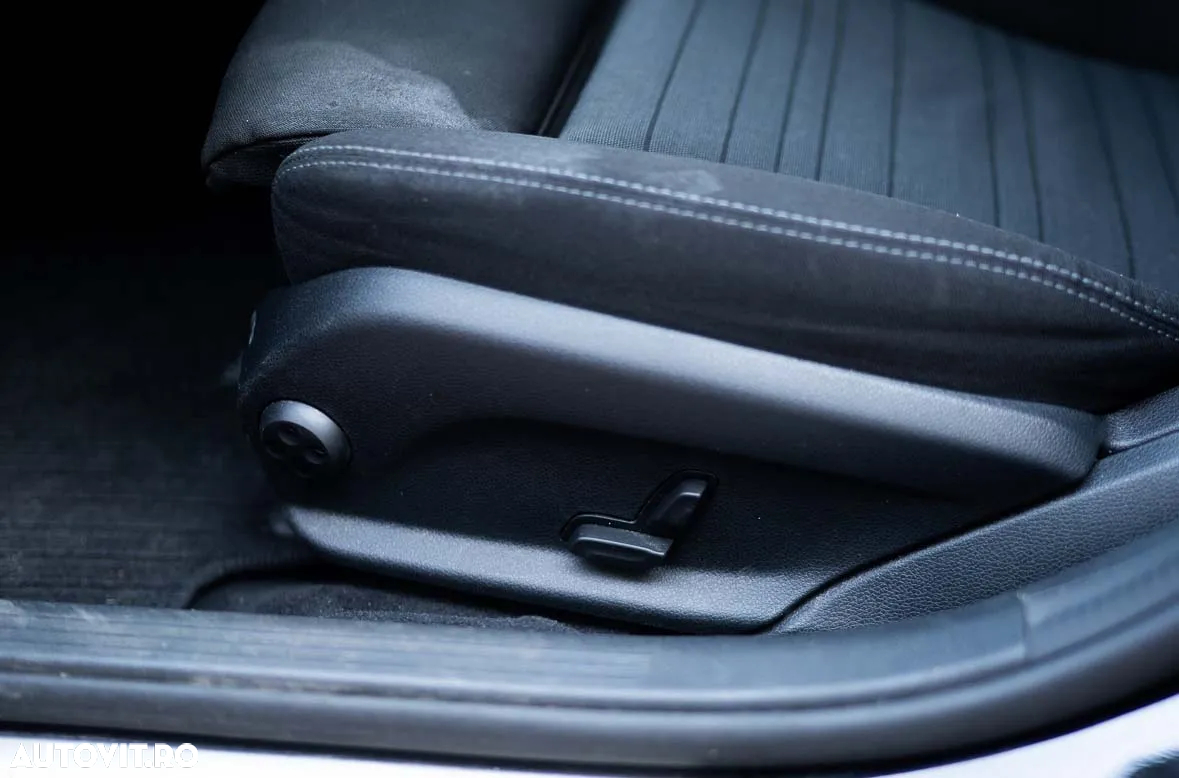 Mercedes-Benz C 220 d T 9G-TRONIC Avantgarde - 38