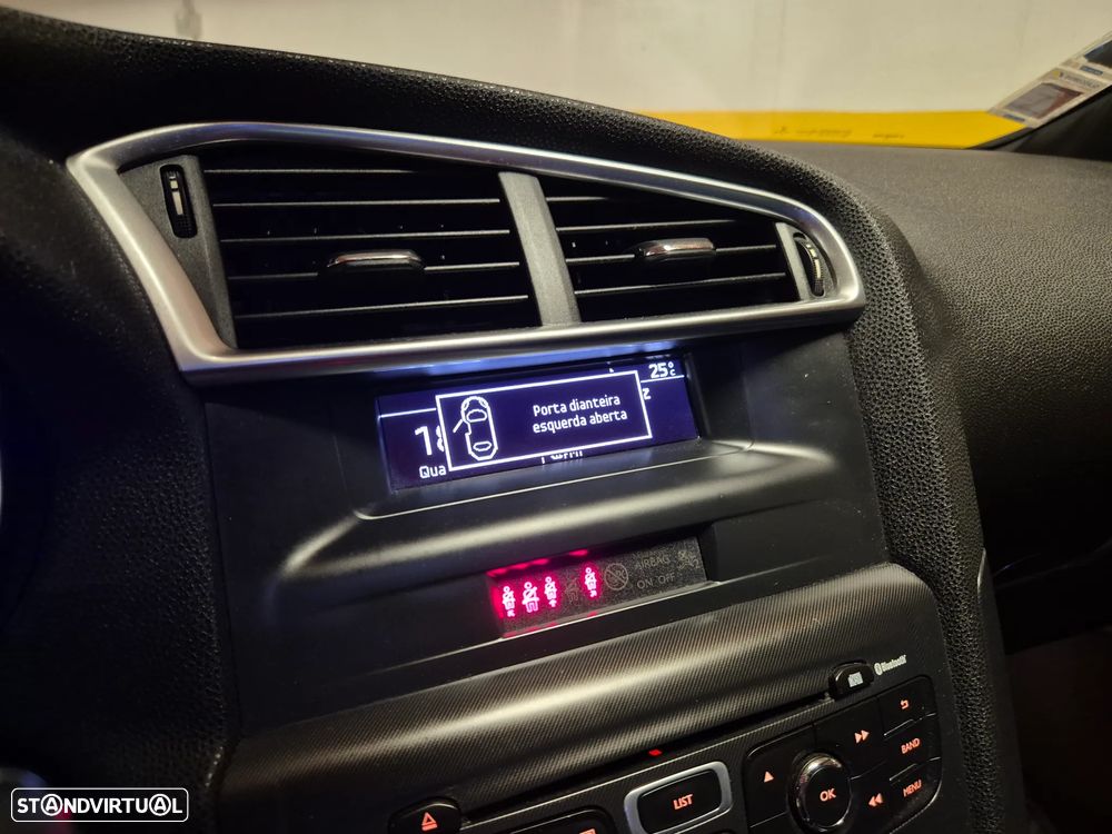 Citroën DS4 1.6 e-HDi So Chic - 17