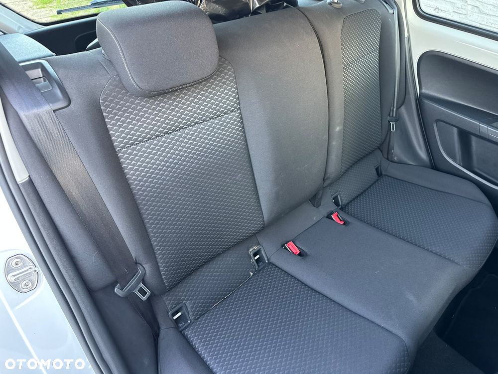 Volkswagen up! Active - 16