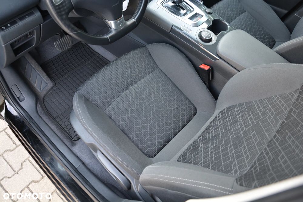 Peugeot 3008 2.0 HDi HYbrid4 - 25