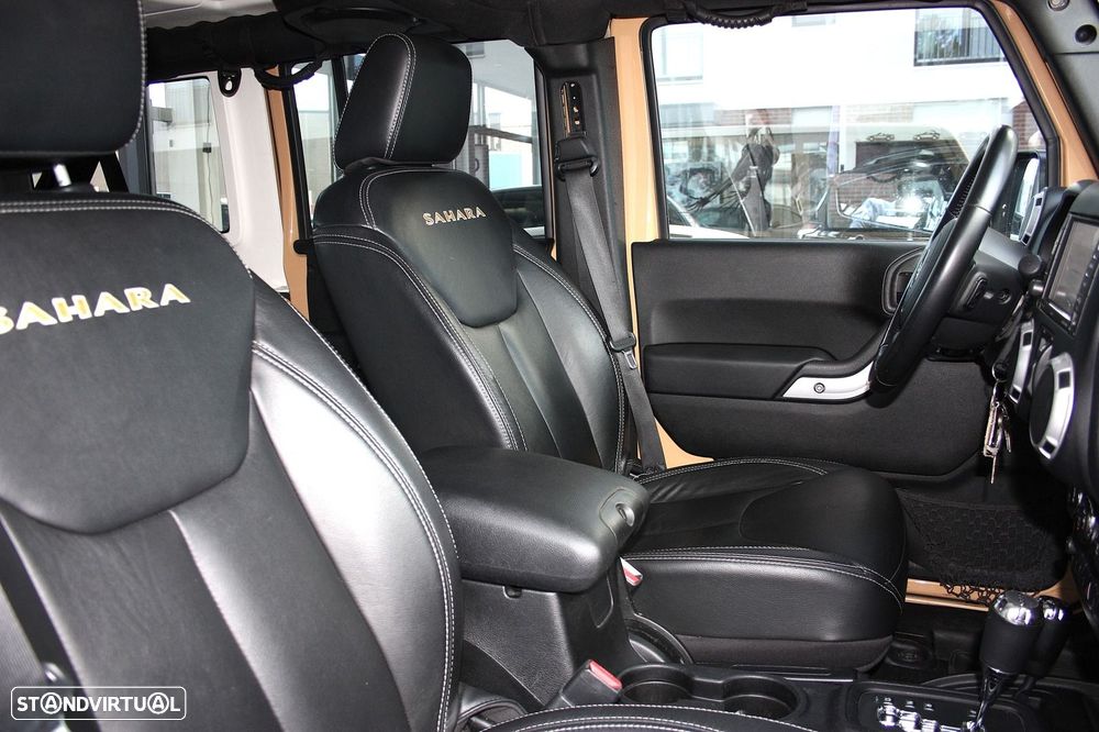 Jeep Wrangler Unlimited Hard-Top 2.8 CRD DPF Auto Sahara - 11
