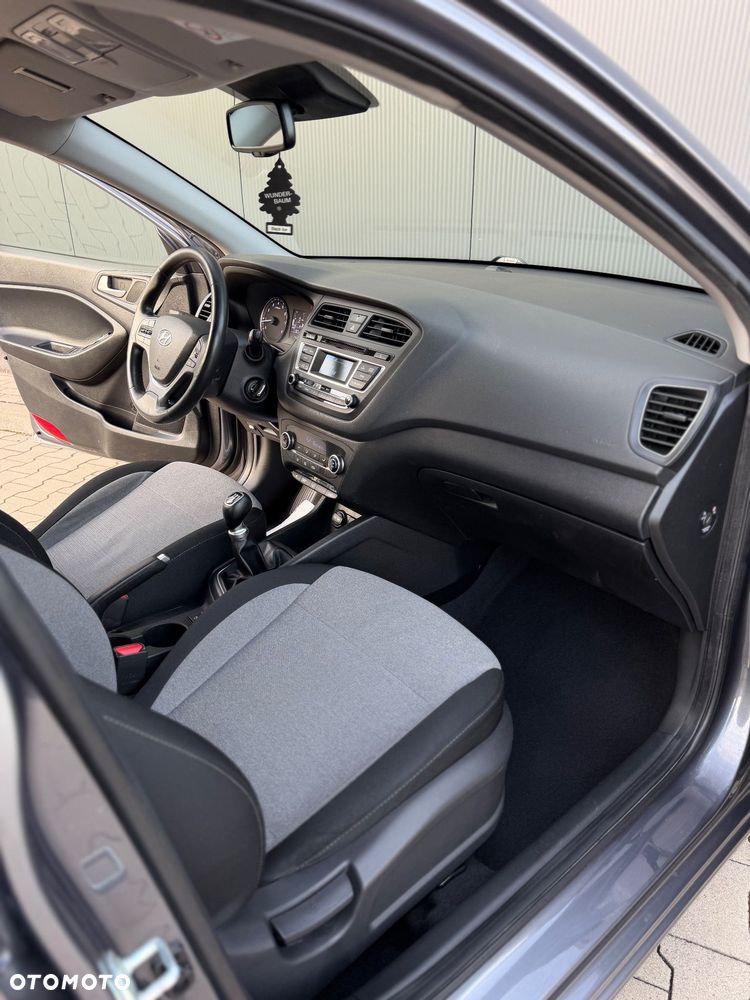 Hyundai i20 blue 1.2 YES!+ - 40