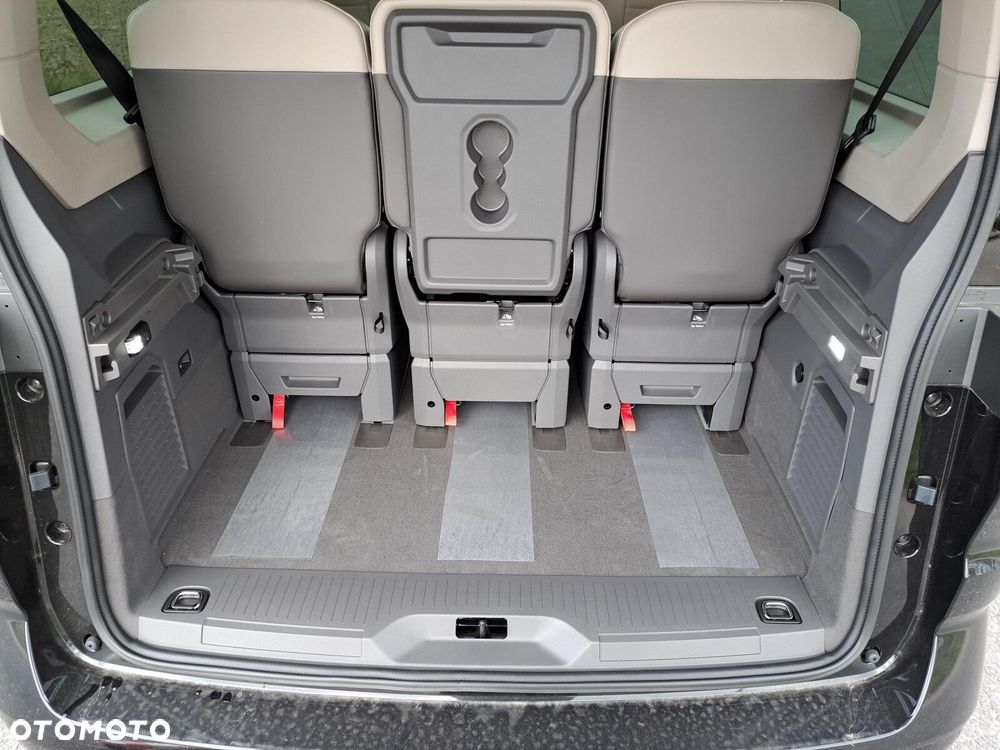 Volkswagen Multivan - 17