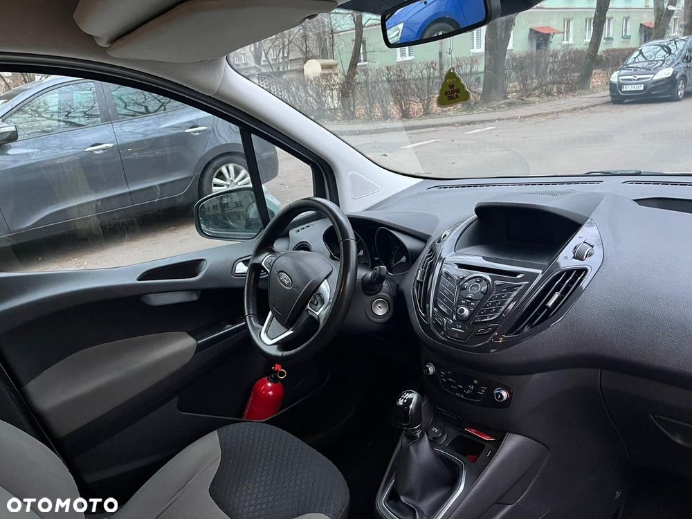 Ford Tourneo Courier - 12