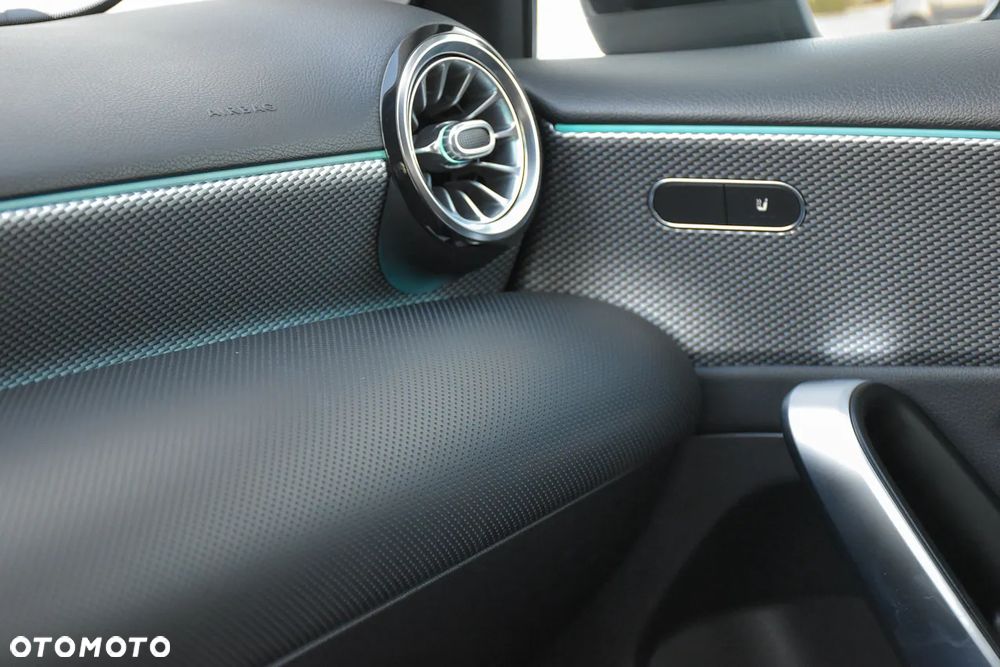 Mercedes-Benz Klasa A 250 e 8G-DCT Progressive Advanced - 32