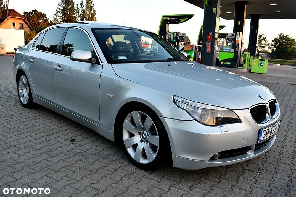 BMW Seria 5 2004 photo 2