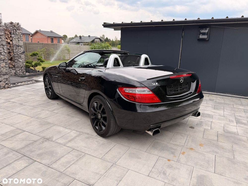 Mercedes-Benz SLK 200 CGI - 15