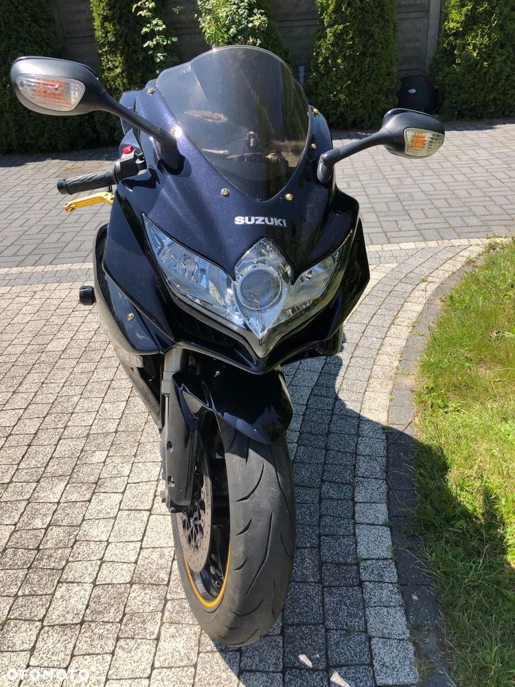 Suzuki GSX-R - 10
